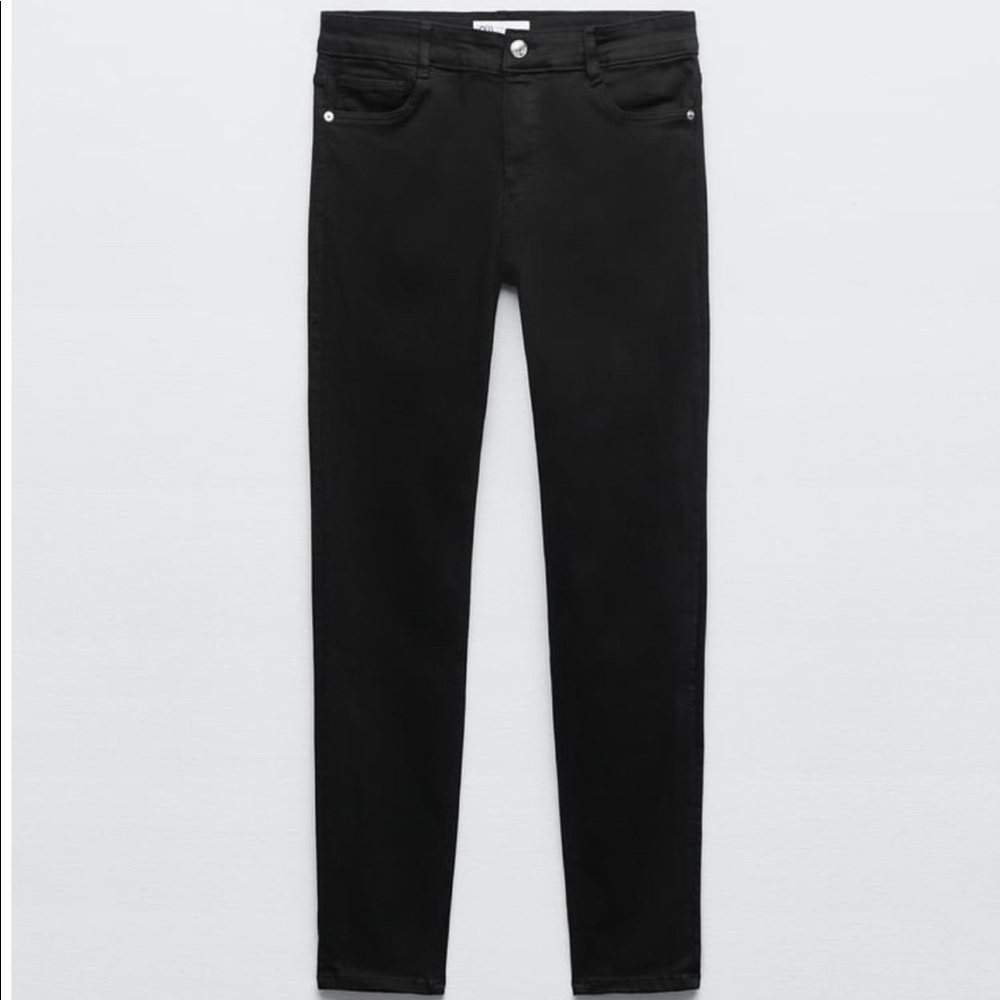 Zara mid rise skinny jeans. Black color. Size 10.
